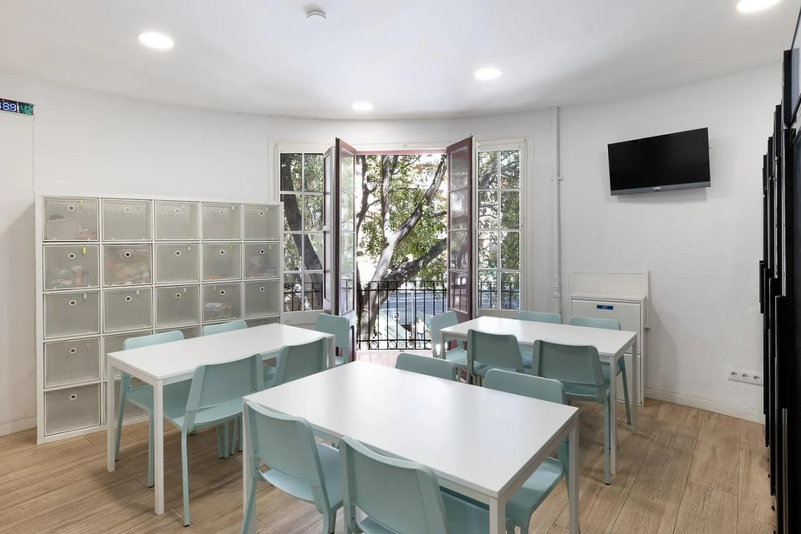 Albergue A Pousada Laresibcn Minimum 31 Nights Barcelona Espanha