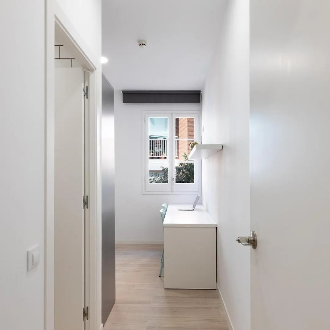 A Pousada Laresibcn Minimum 31 Nights Barcelona Albergue